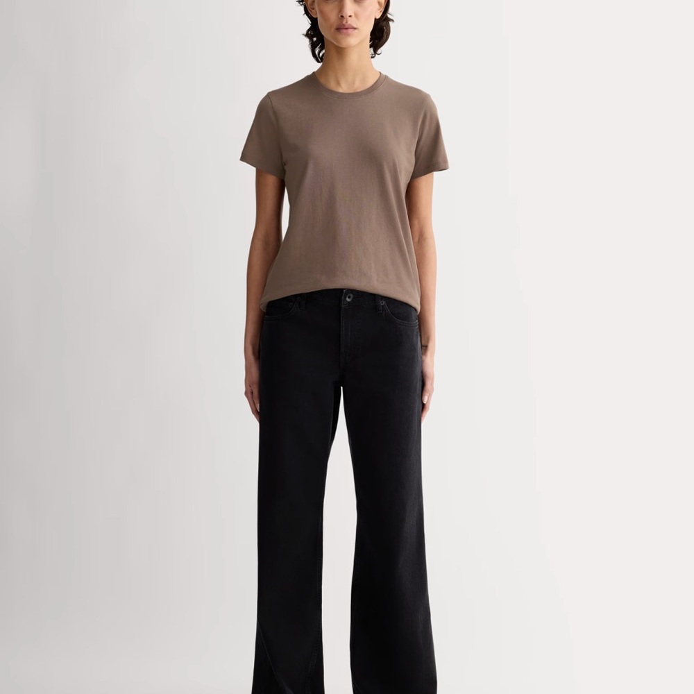 Everlane The Slim Crew in Essential Cotton - Sold out online
